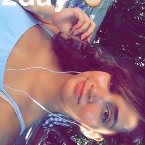 Meet your Posher, Yesenia